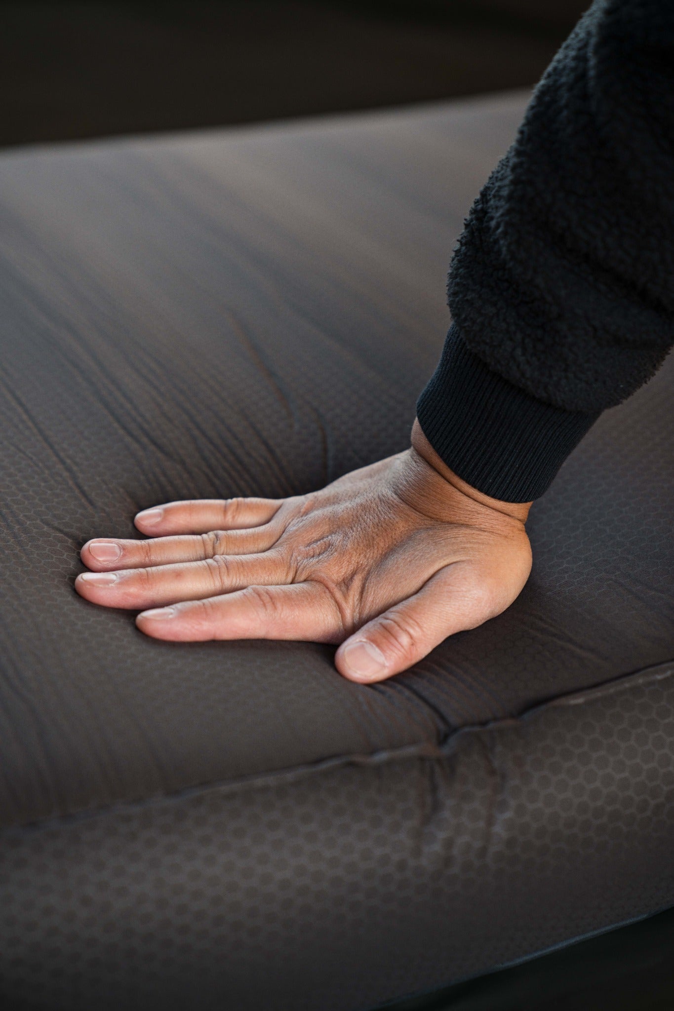 Roody self-inflating mattress detail